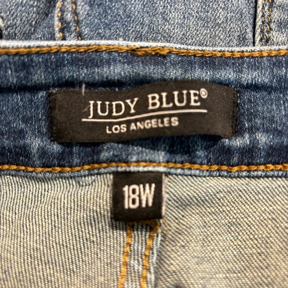 JUDY BLUE Sz 18 Distressed Mid Wash Flare Bottoms High Rise Jeans - Picture 9 of 14